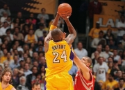 开云下载-美国篮球名将抢眼登场，无懈可击