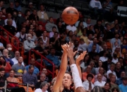 开云下载-多伦多猛龙外线射手凯致力改进三分命中率的简单介绍