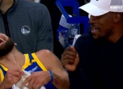 开云平台-比赛中球员猛烈对抗，赛场局势扑朔迷离！