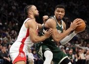 开云体育APP下载-火箭负开拓者，利拉德狂砍60分