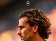 开云体育官方网站-法国队险胜瑞典队，奥恰洛夫刷新纪录