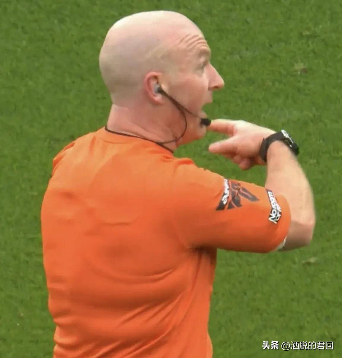 包含曼城客场被埃弗顿逼平，遭遇困境的词条