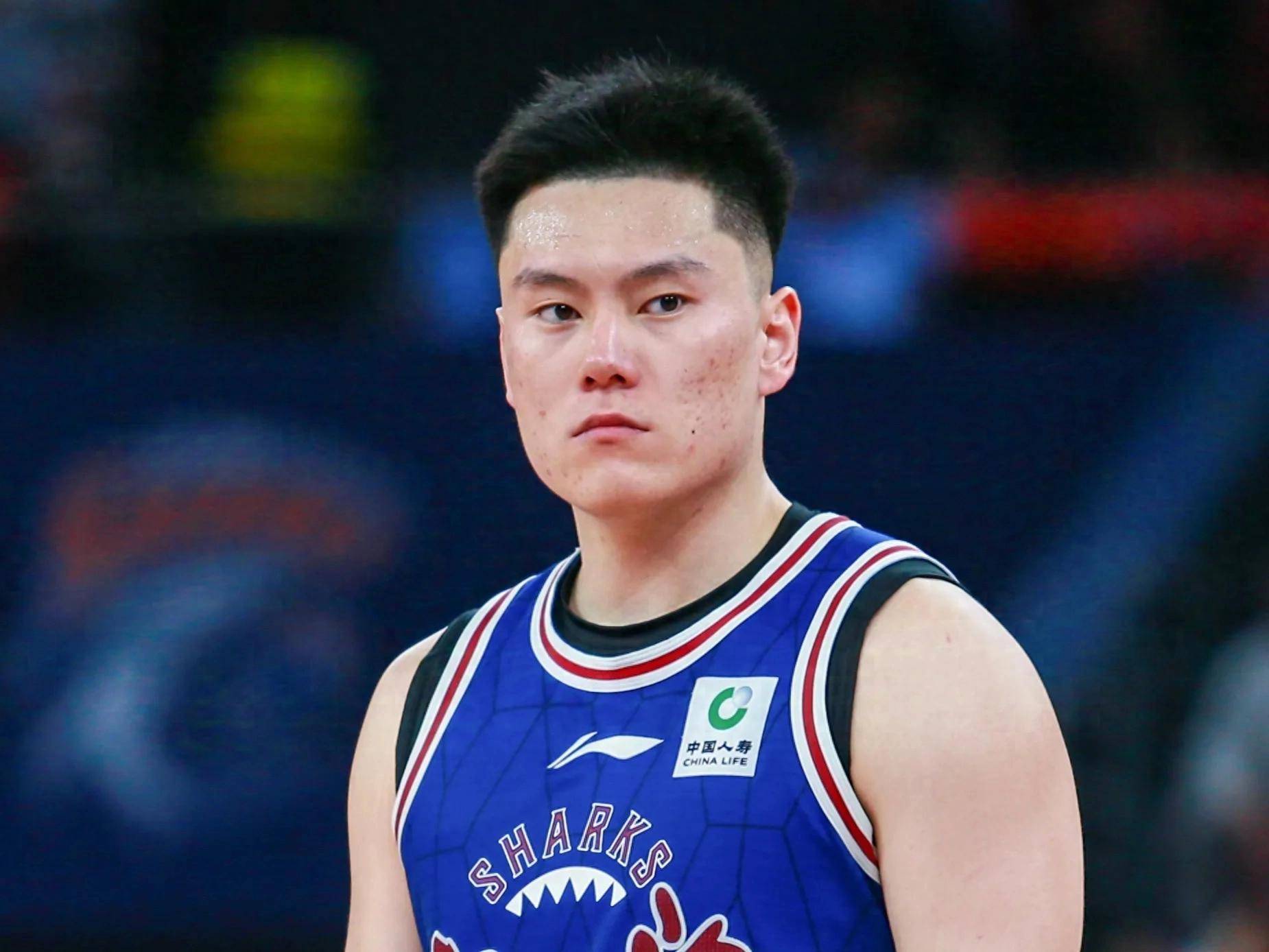 关于上海男篮取得惊艳胜利，士气大振的信息