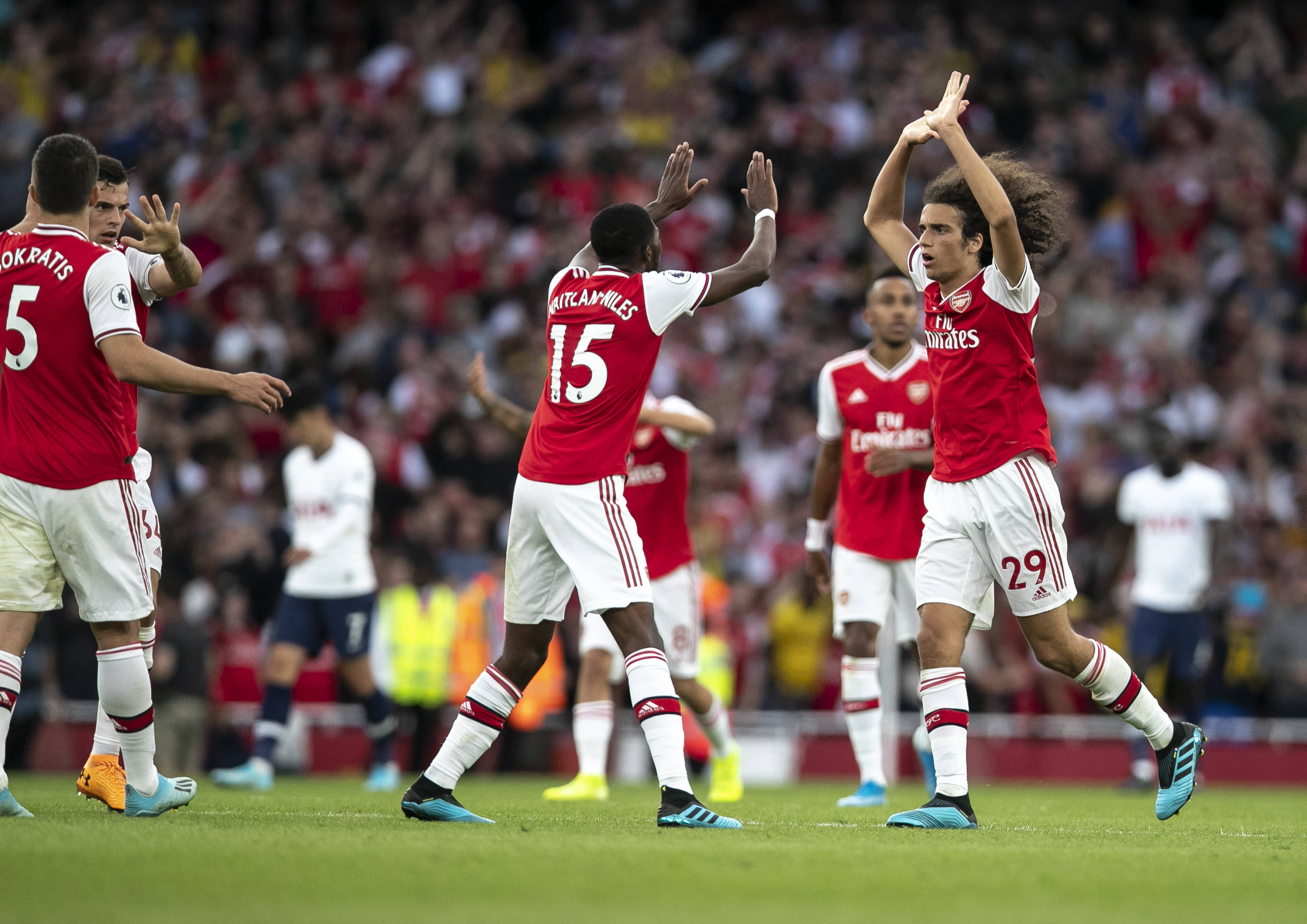 利物浦大胜晋级,火力全开豪取胜利 利物浦大胜晋级,火力全开豪取胜利