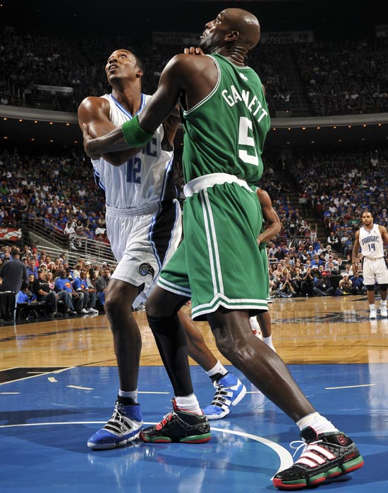 破天荒！史无前例的比赛展现激烈对抗的简单介绍