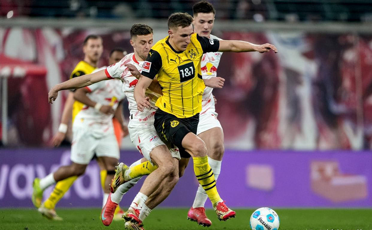 多特蒙德创造客场胜利,露出冠军相的简单介绍 多特蒙德创造客场胜利,露出冠军相的简单介绍