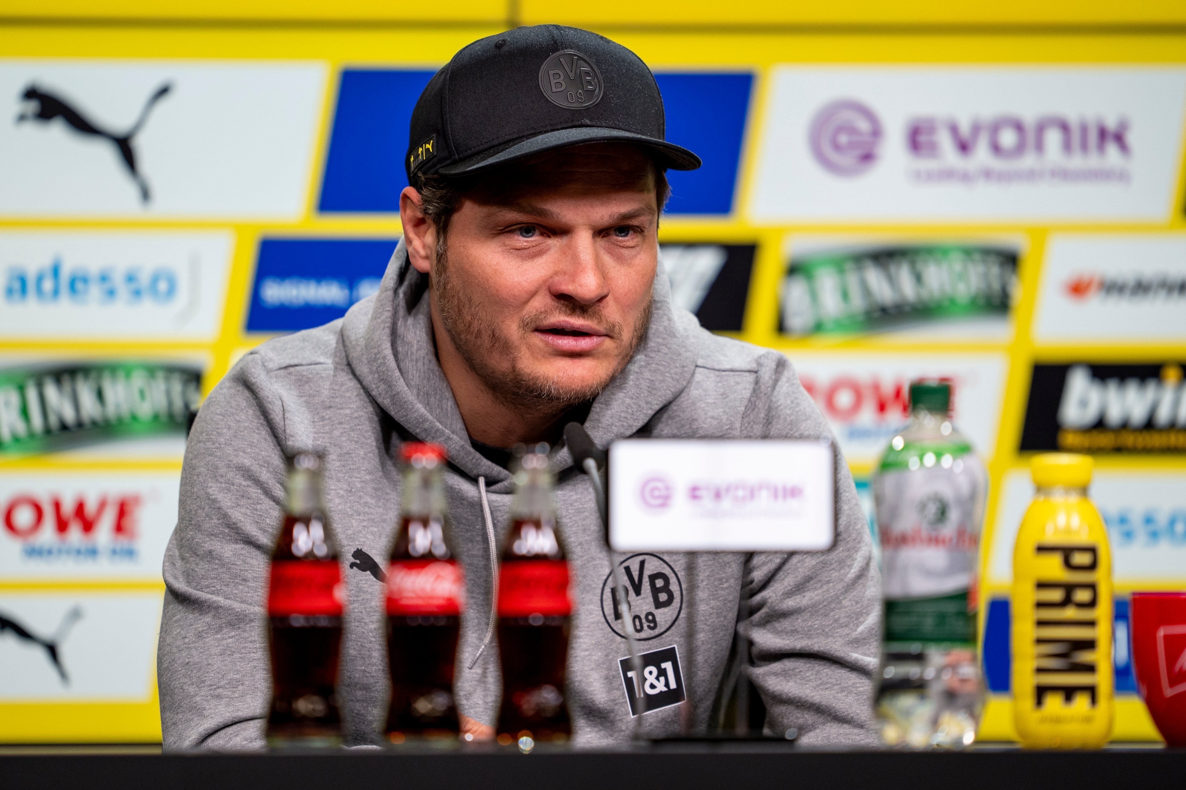 包含壮举成就！球场上的传奇之战的词条