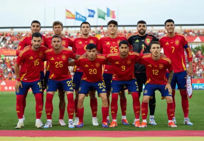 关于西班牙队备战遇困扰,教练组调整战术的信息 关于西班牙队备战遇困扰,教练组调整战术的信息