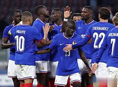 关于杜塞尔多夫球员齐心协力,力挽狂澜的信息 关于杜塞尔多夫球员齐心协力,力挽狂澜的信息