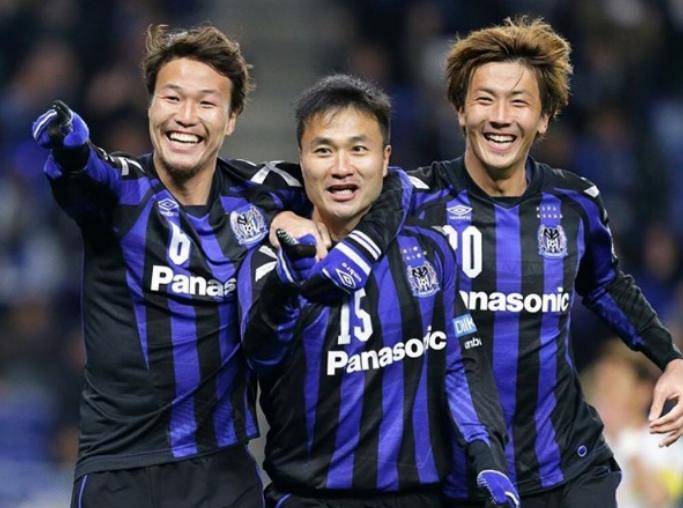 教练战术收到肯定,球队连胜反弹势头强劲 教练战术收到肯定,球队连胜反弹势头强劲