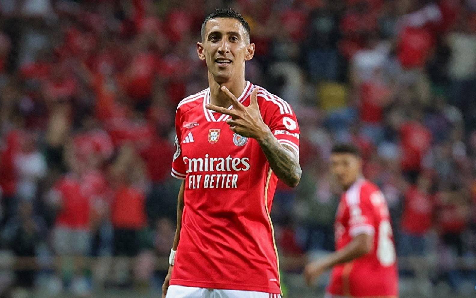 欧洲豪强对决激烈,明星球员光芒闪耀 欧洲豪强对决激烈,明星球员光芒闪耀