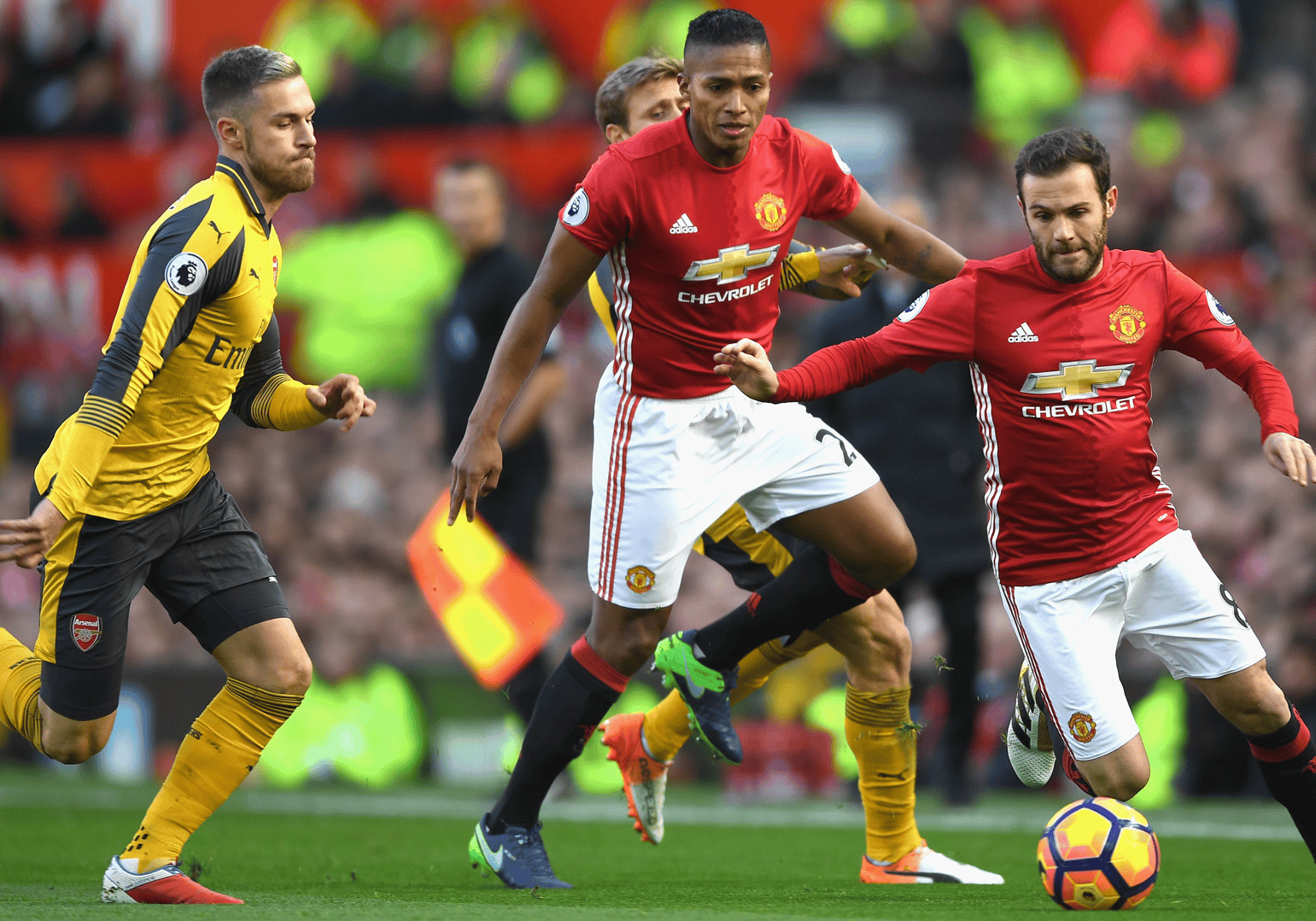 水晶宫球员受伤成疑,赛季前景蒙上阴云的简单介绍 水晶宫球员受伤成疑,赛季前景蒙上阴云的简单介绍