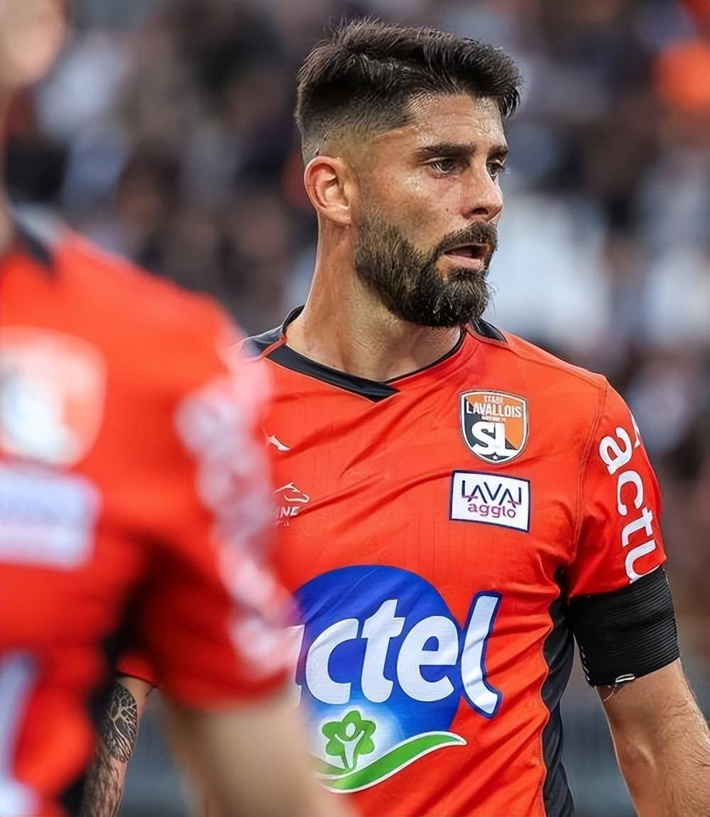 欧洲巨星陷入低迷,球迷担心未来 欧洲巨星陷入低迷,球迷担心未来