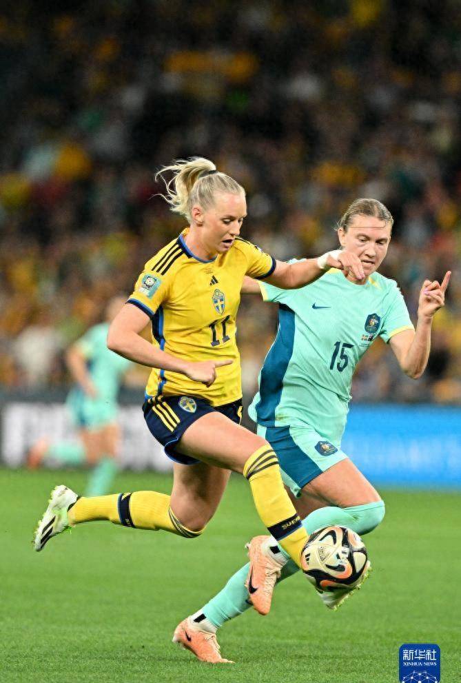 瑞典女足在比赛中夺冠，取得胜利