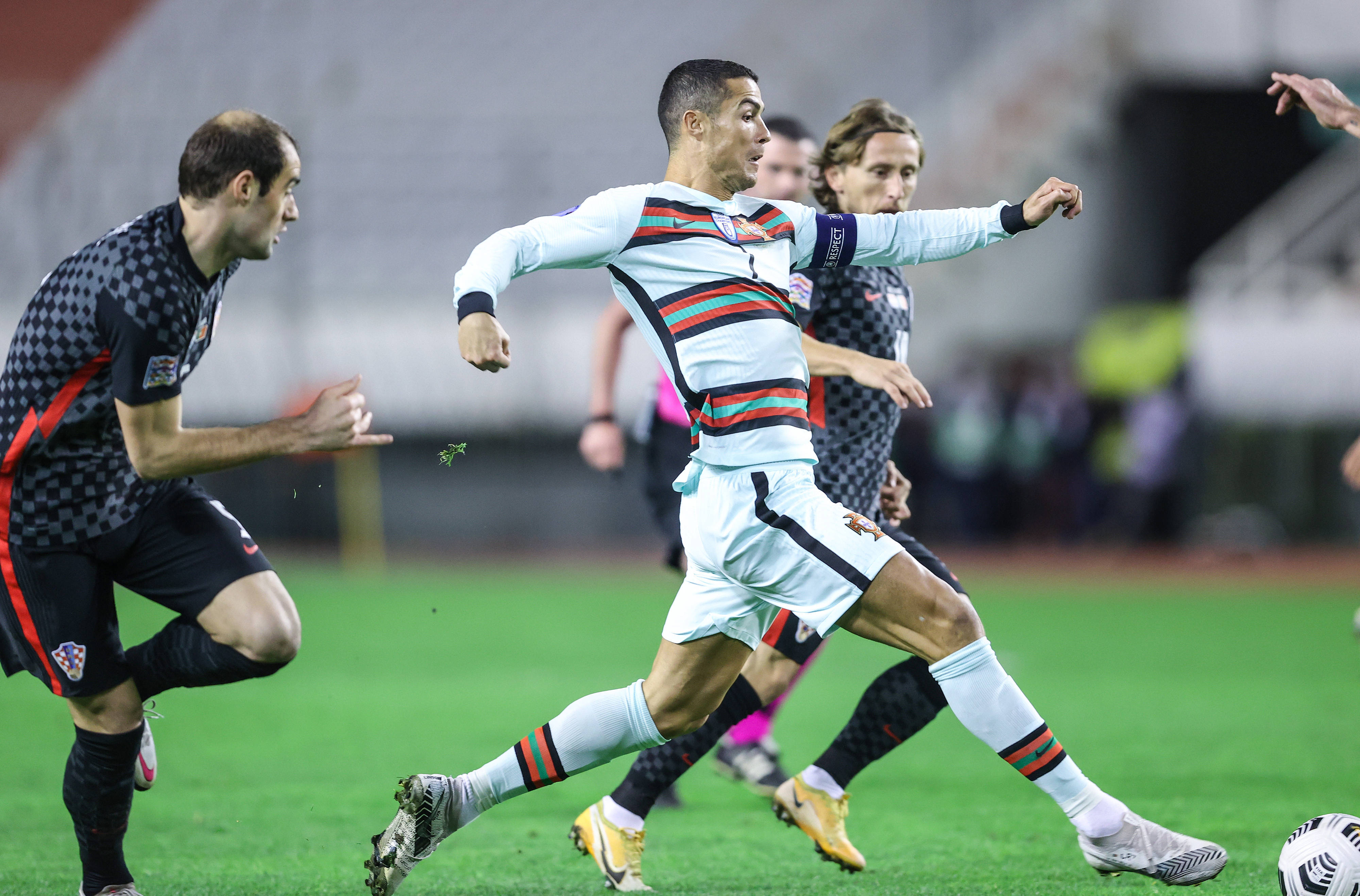 克罗地亚后卫完胜对手，表现引关注