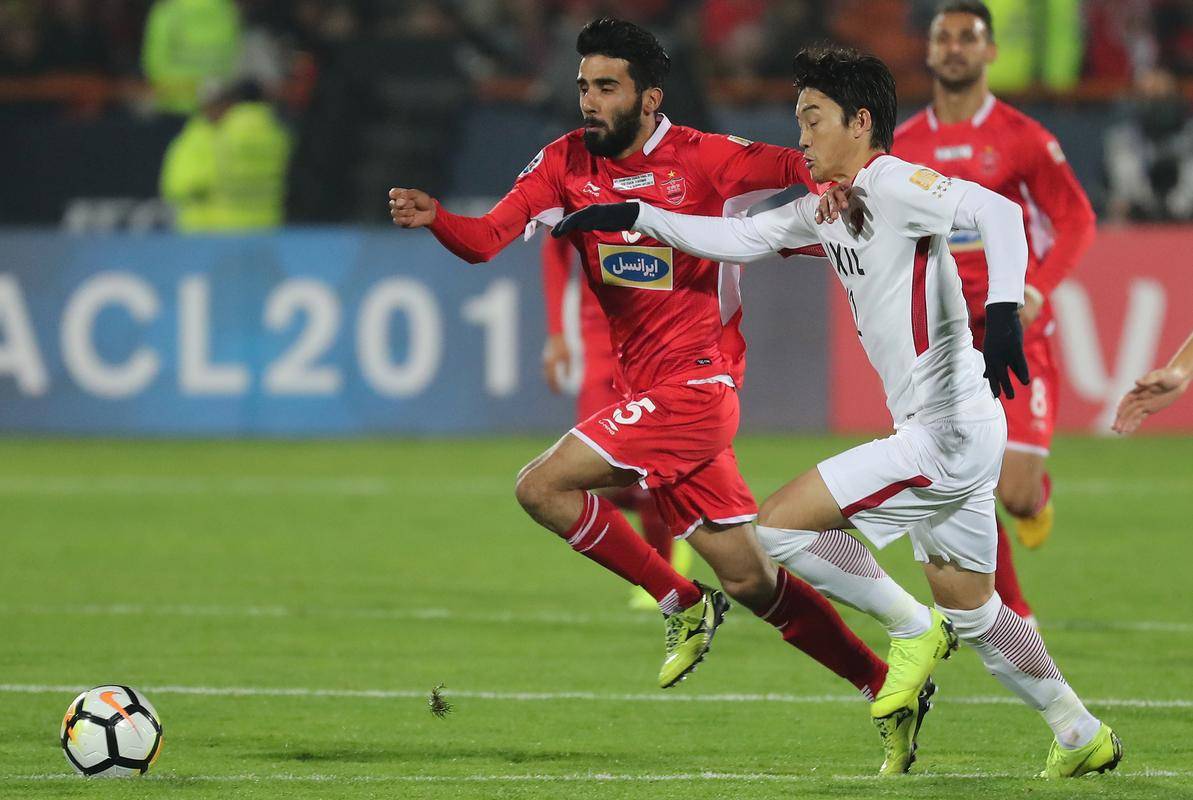 包含鹿岛鹿角将在津巴布韦与悉尼FC展开激烈对决的词条