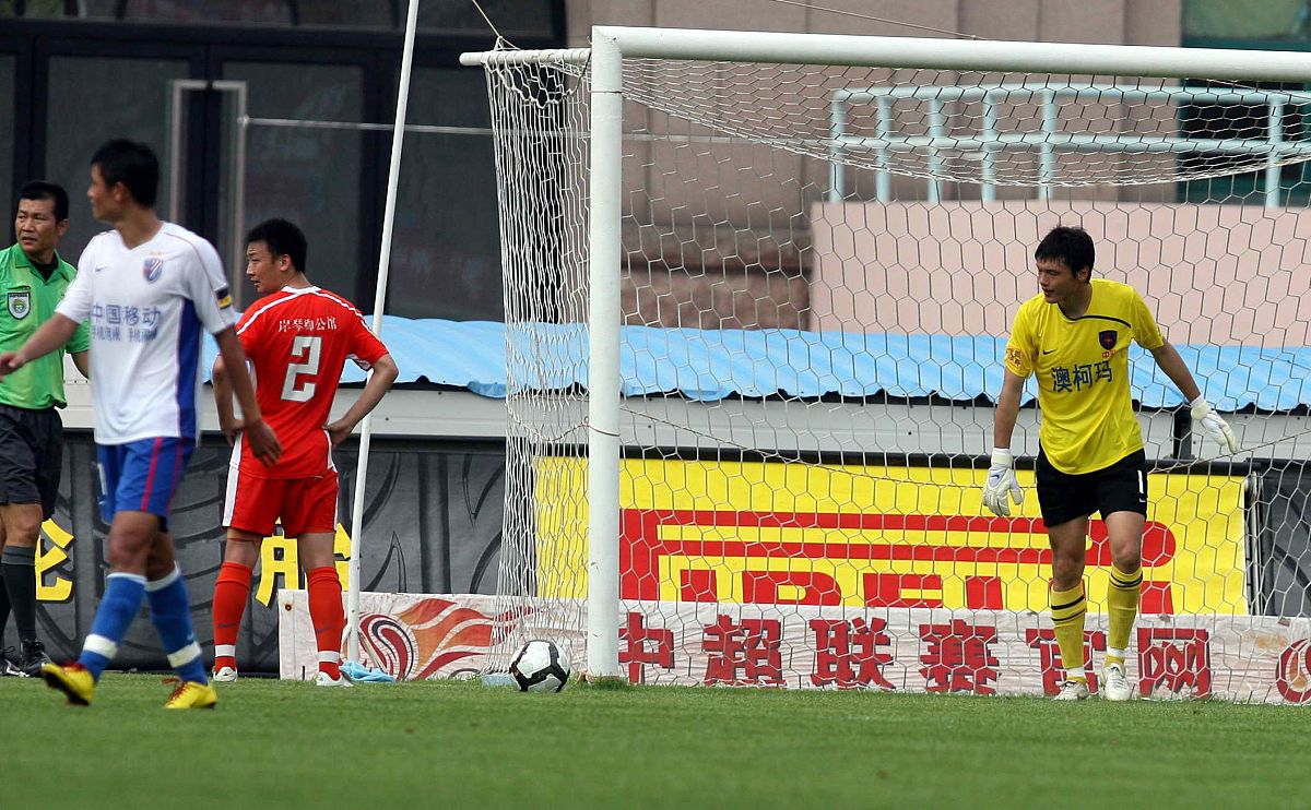 包含实力碰撞！球队豪取两连胜领跑积分榜的词条