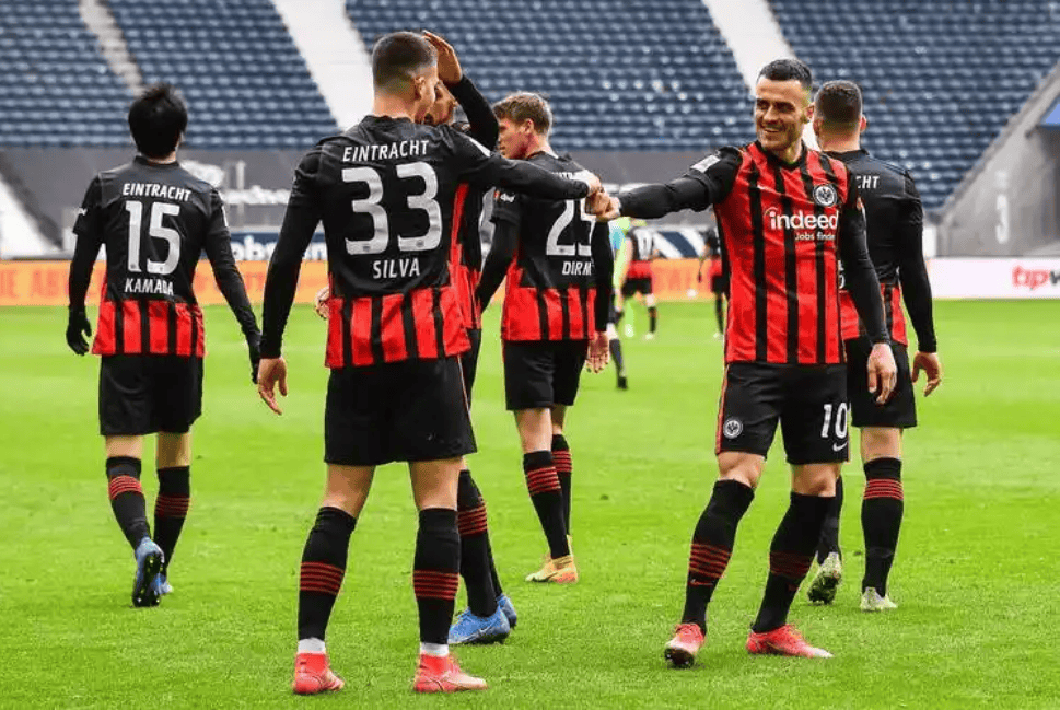 包含法兰克福女球迷组织筹备新球季活动的词条 包含法兰克福女球迷组织筹备新球季活动的词条