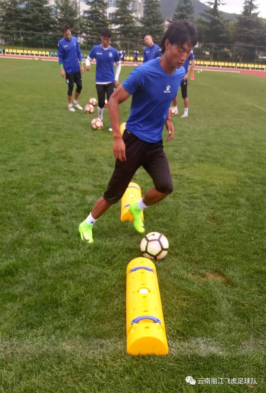 全队奋战，艰难获胜晋级带来惊喜！的简单介绍