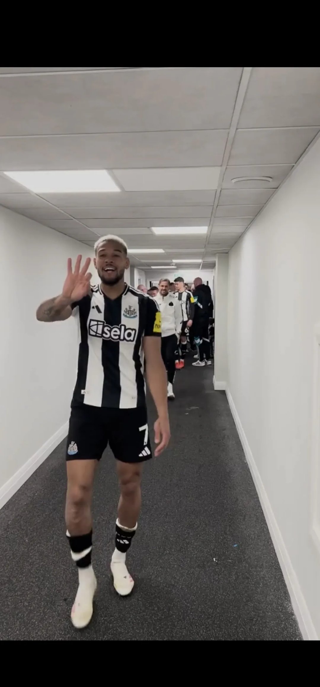 纽卡斯尔主场绝杀,逆转取胜势头不减的简单介绍 纽卡斯尔主场绝杀,逆转取胜势头不减的简单介绍