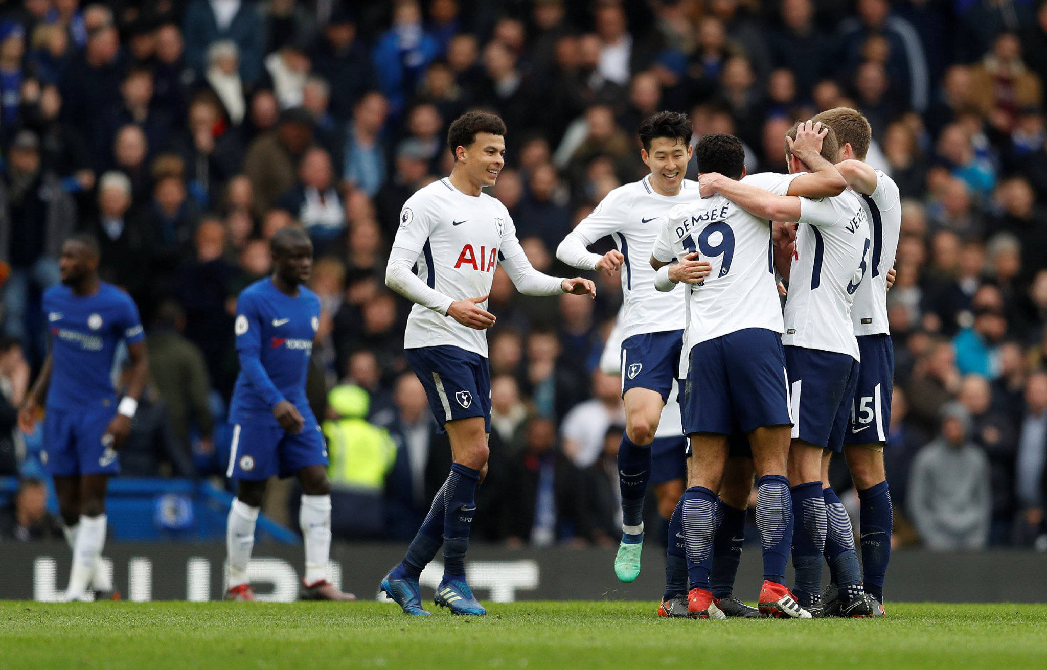 切尔西主场大胜,英超前四位置稳固 切尔西主场大胜,英超前四位置稳固