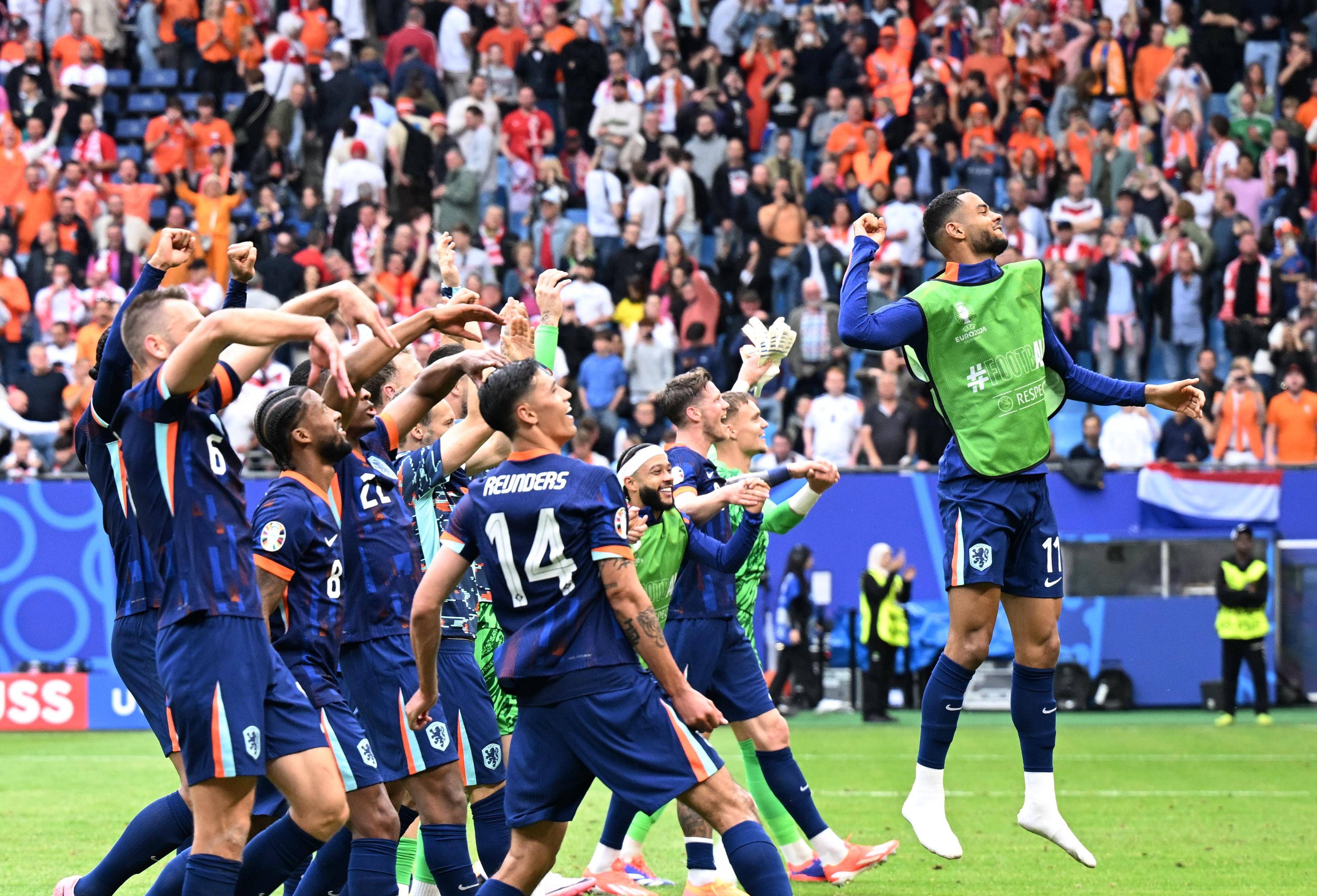 足球盛宴再度上演,现场热闹非凡 足球盛宴再度上演,现场热闹非凡