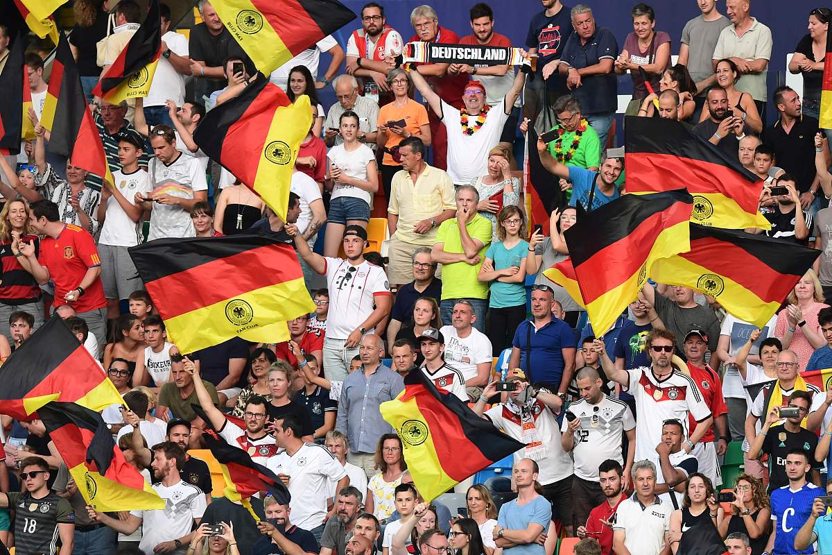 斯洛伐克队在比赛中被逆转,遗憾失利 斯洛伐克队在比赛中被逆转,遗憾失利