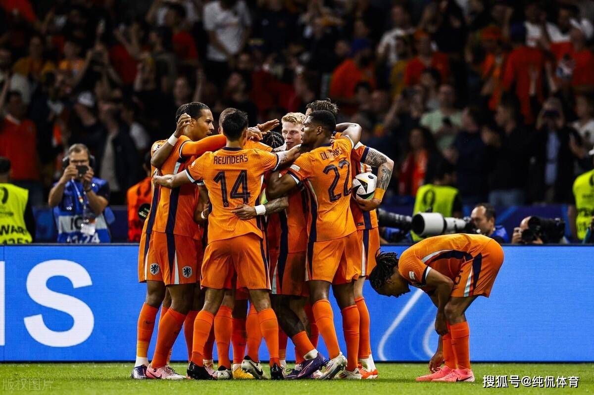 西班牙大胜波兰，小组出线前景一片光明的简单介绍