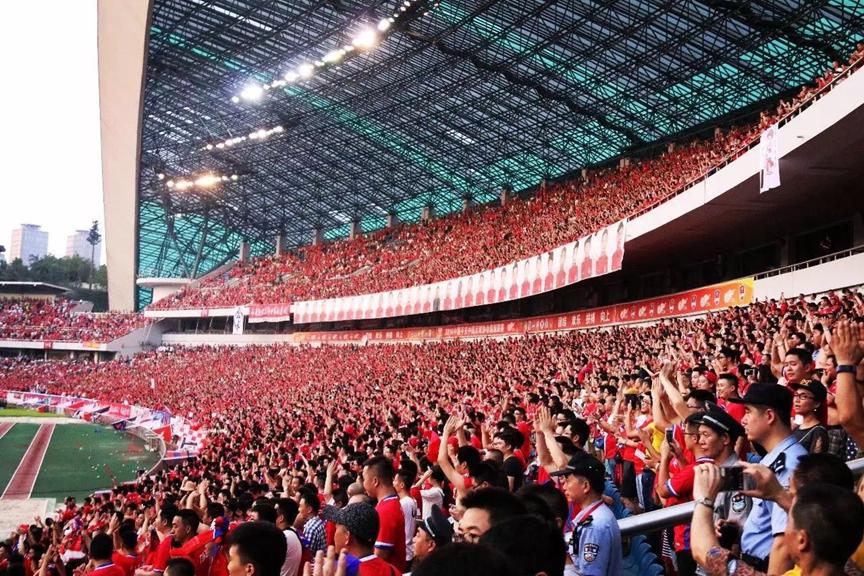 广州恒大主场1:0领先重庆力帆