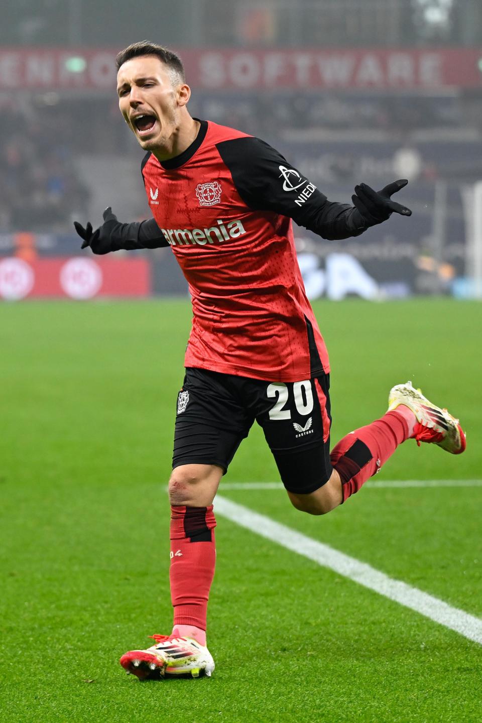 关于美因茨客场大捷,完成完美表现的信息 关于美因茨客场大捷,完成完美表现的信息