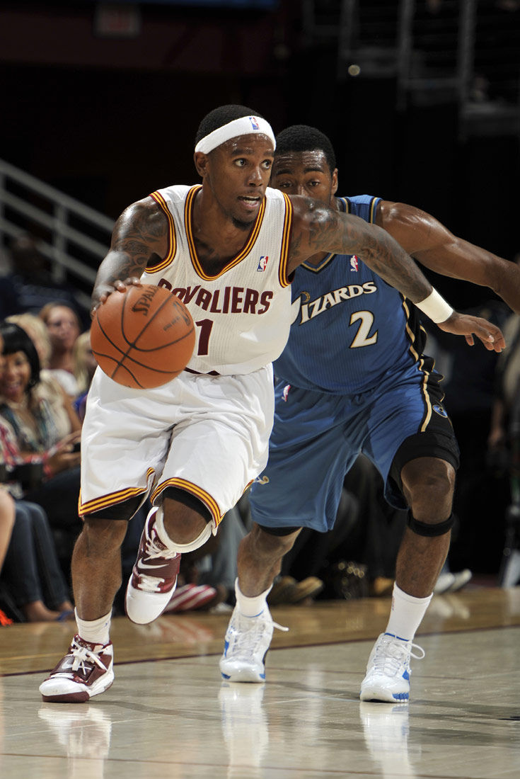 绿军客场击败奇才,全面崛起 绿军客场击败奇才,全面崛起