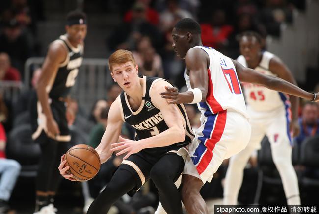 活塞大胜老鹰,收获两连胜 活塞大胜老鹰,收获两连胜