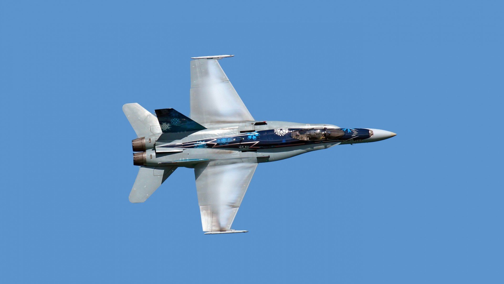 硬仗中的荣耀，几内亚力克曼城，范戴克赛场点燃激情