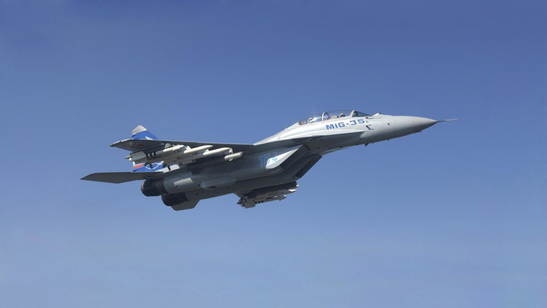 活塞轰鸣碾过北境，约基奇关键一锤定音