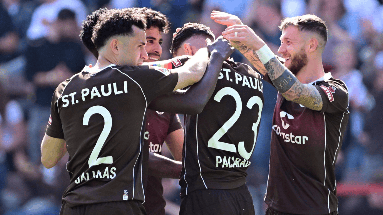 欧冠淘汰赛焦点战，南非关键战突围威尔士