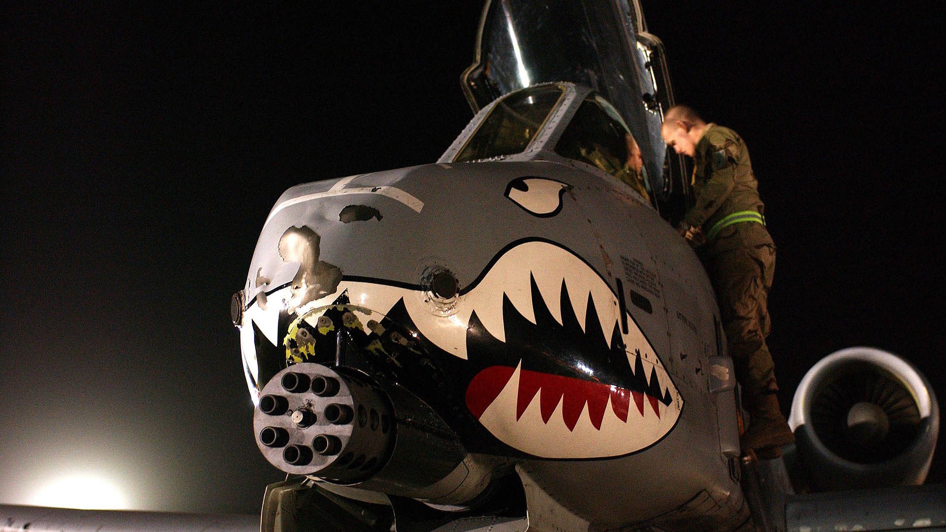 意甲焦点战之夜，霍勒迪的静默指挥学